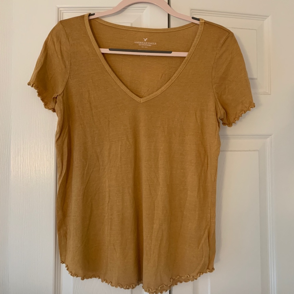 American eagle yellow T-shirt
